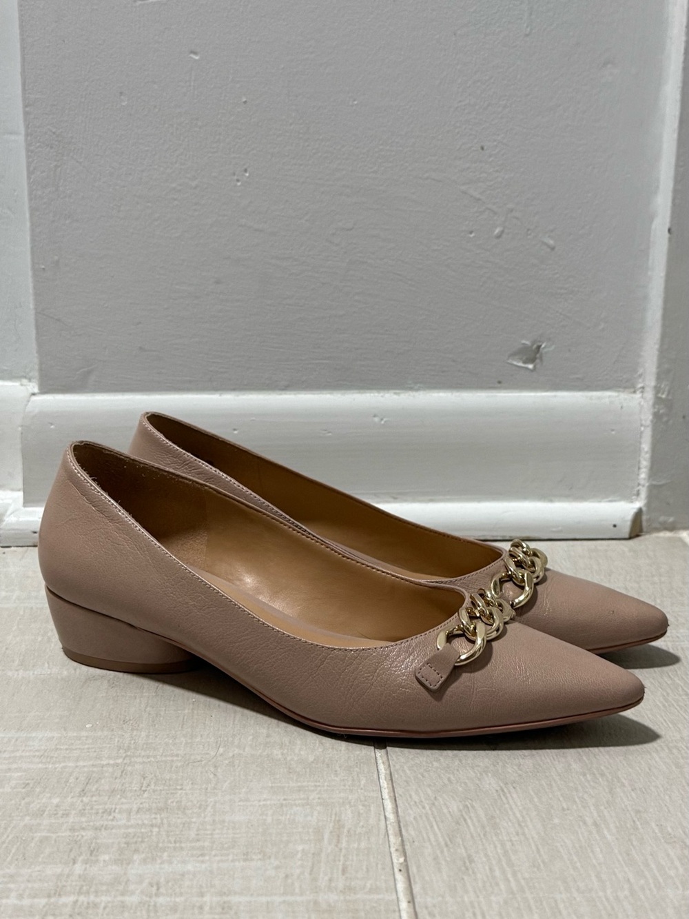 Naturalizer Becca Low Heel Pointed Toe Tan Leather Flats 7.5 (fits like 7)